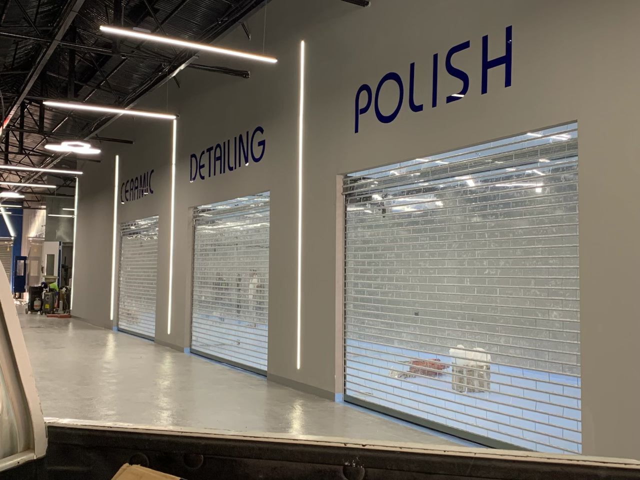 Automatic Polycarbonate Shutter - شتر بولي كربونيت أوتوماتيكي - BAB ALSARAY AUTOMATIC GATES & BARRIERS TRADING LLC