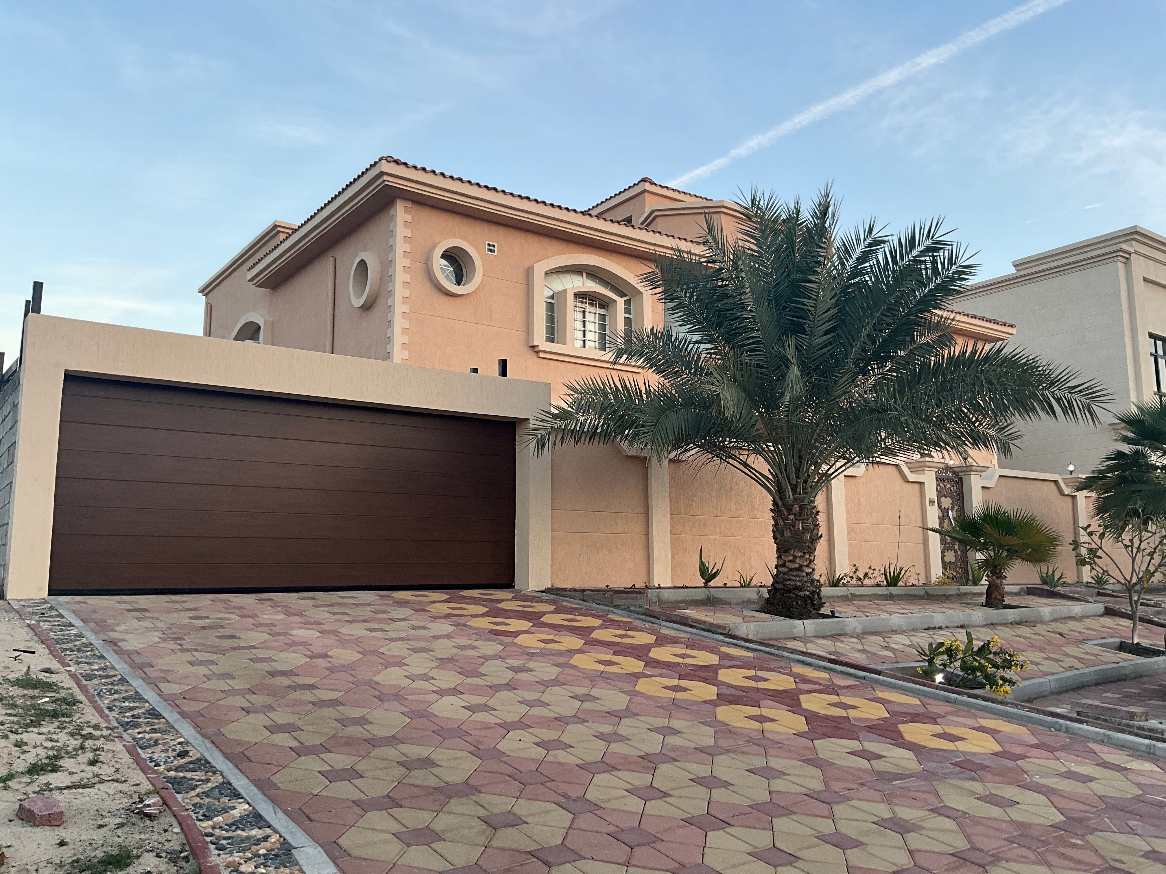 Wood Color Overhead Door - باب كراج لون خشبي - BAB ALSARAY AUTOMATIC GATES & BARRIERS TRADING LLC