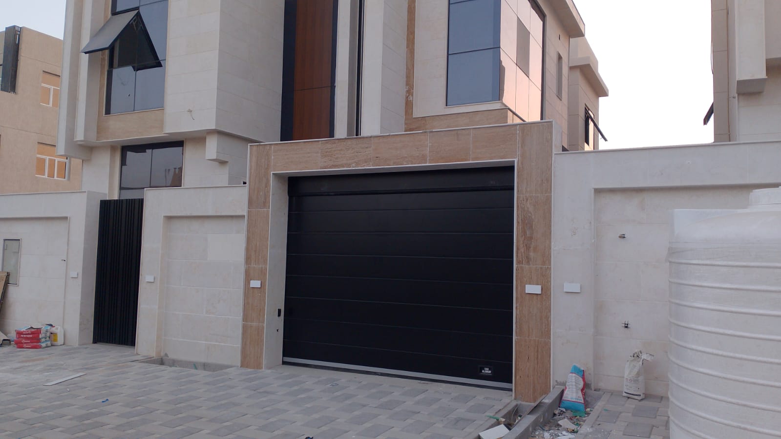 باب كراج - أسود